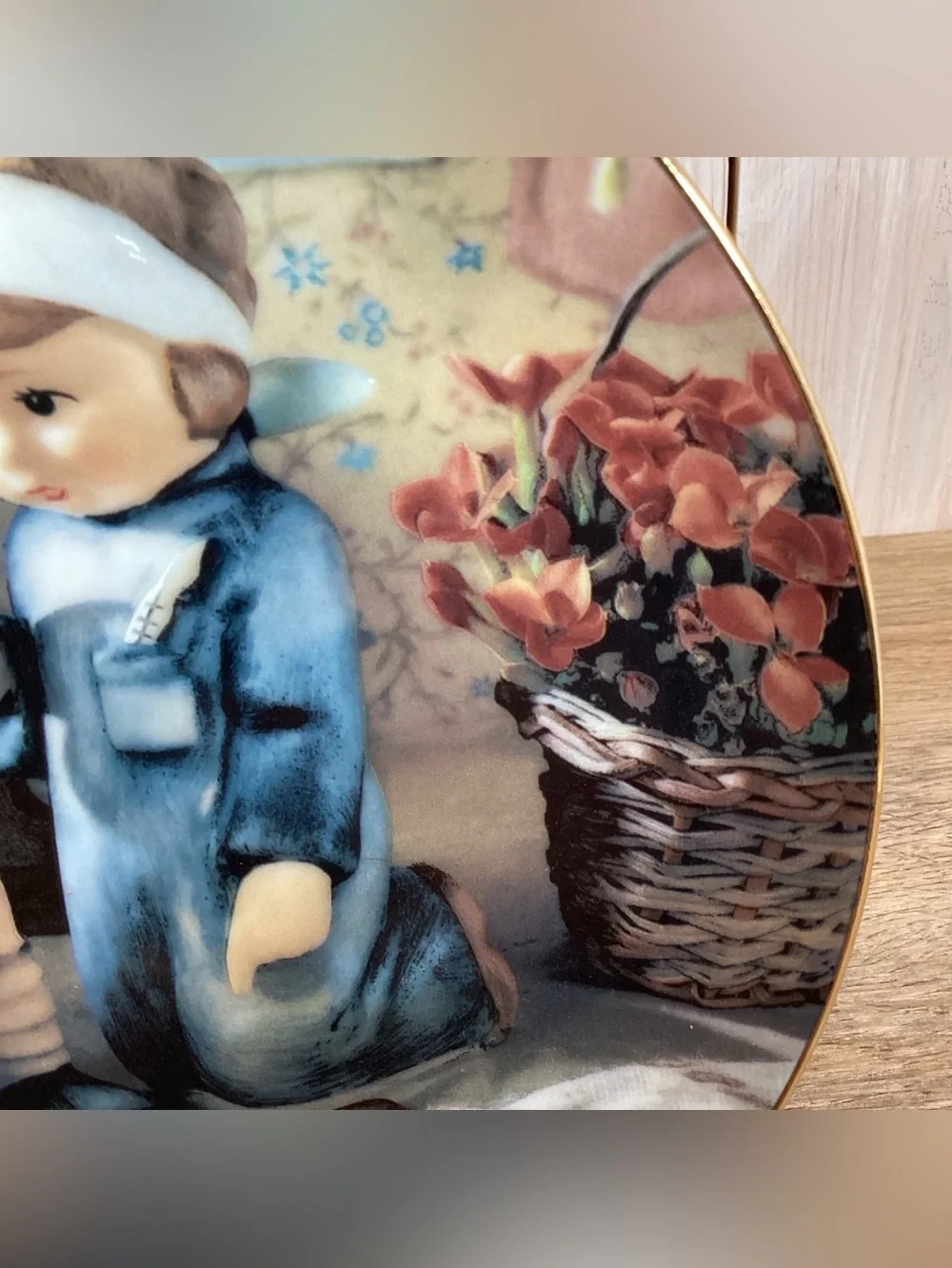 M.I. Hummel 1989 “Tender Loving Care” Little Companions Plate Danbury Mint Q9971